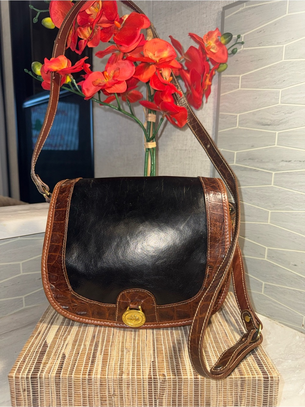 Vintage Brahmin Buttery Soft Black and Brown Leather Crossbody Bag GUC - Picture 3 of 12